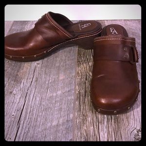 Etienne Aigner Vanessa leather comfort clog